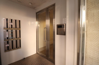 【エントランス】 | オートロックエントランス