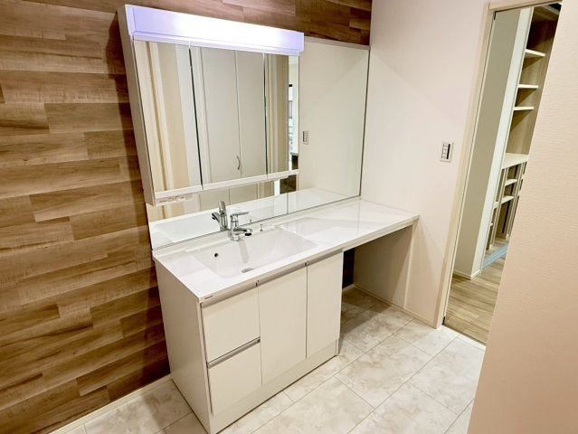 川越市砂第4期　新築一戸建ての独立洗面台|独立洗面台あり、毎朝おしゃれに忙しい女性の方におすすめです