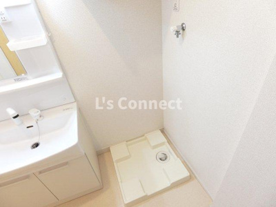 【設備】 | オ・クレール | 室内洗濯機置き場には排水パン付き。