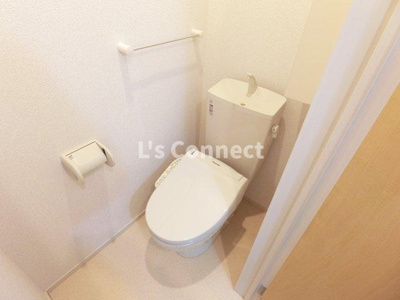 【トイレ】 | オ・クレール | 温水洗浄便座付きのトイレ。