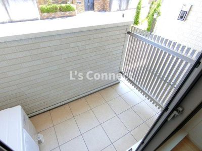 【バルコニー】 | オ・クレール | 晴れた日には洗濯物もたくさん干せます。