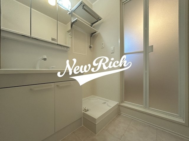 伊勢崎市東小保方町のアパートの独立洗面台