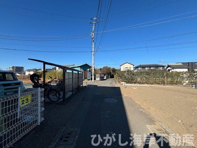 茅ヶ崎市小桜町　売地　全２区画の前面道路含む現地写真|現地外観