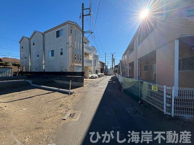 茅ヶ崎市小桜町　売地　全２区画の前面道路含む現地写真|現地外観
