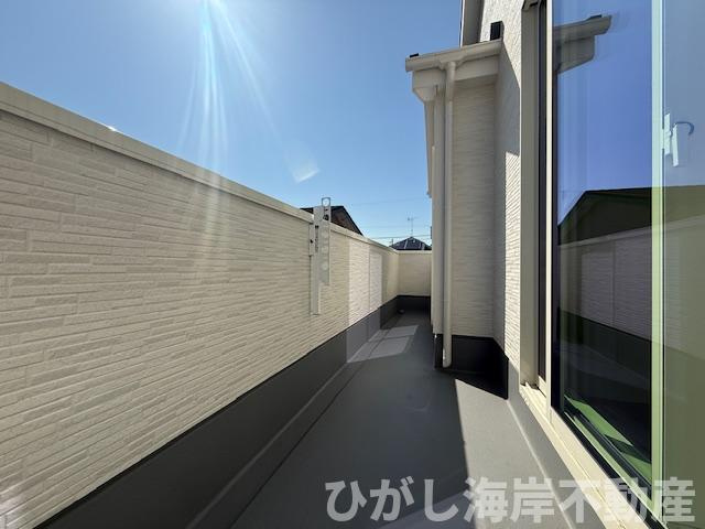 茅ヶ崎市萩園　新築戸建　全２棟のバルコニー|敷地内駐車場バルコニー