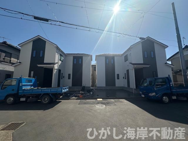 茅ヶ崎市香川4丁目　新築戸建　全２棟の前面道路含む現地写真|1月24日撮影　建築中　B号棟　現地外観