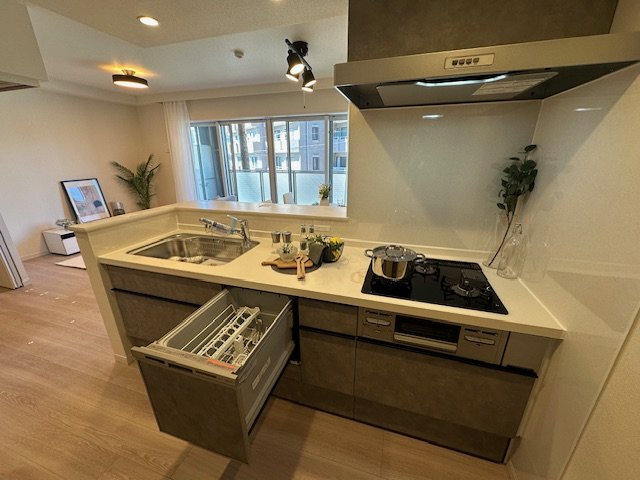 パークホームズ湘南茅ヶ崎海岸のキッチン|新規リフォーム完了！食洗機付システムキッチン