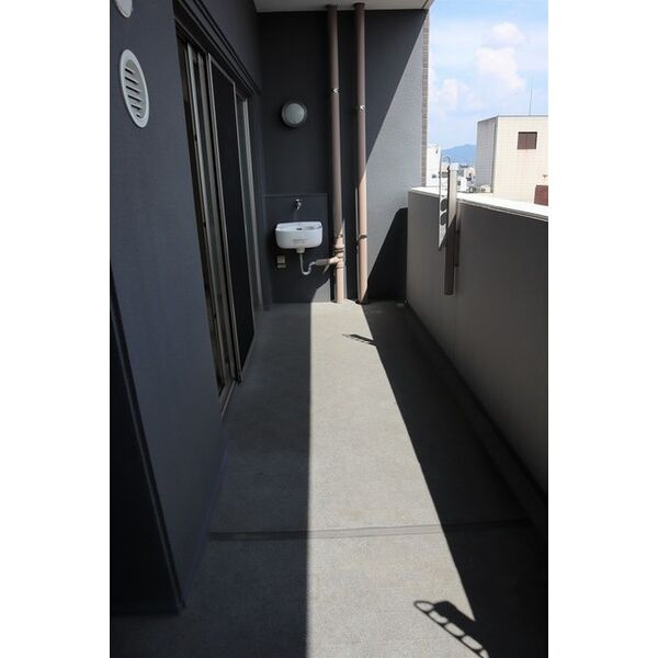 アーバンパレス六ツ門セントラルベースのバルコニー|陽当たり良好なバルコニーです♪