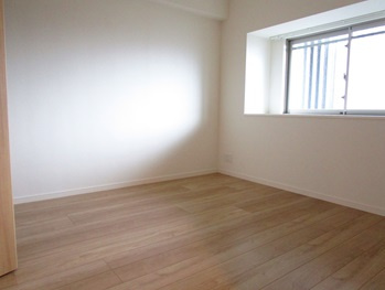 アーバンパレス六ツ門セントラルベースの寝室|風通しも良い寝室です☆