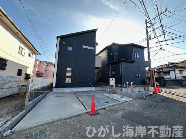 藤沢市羽鳥５丁目　新築戸建　全3棟の前面道路含む現地写真|現地外観
