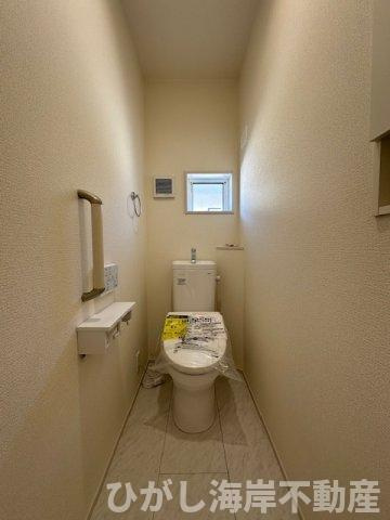 藤沢市羽鳥５丁目　新築戸建　全3棟のトイレ|洗浄機能付きお手洗い