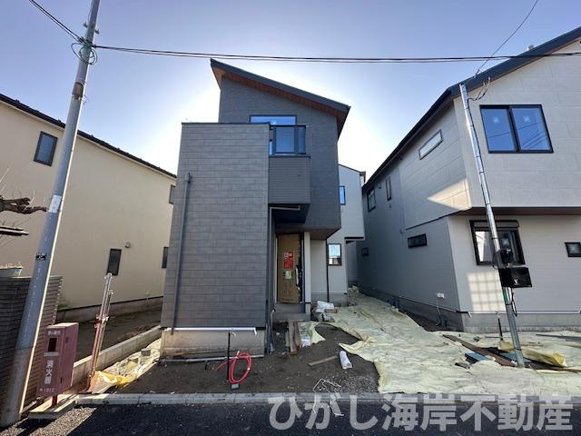 茅ヶ崎市東海岸北2丁目　新築戸建　全３棟の外観|3月14日撮影　建築中　現地外観