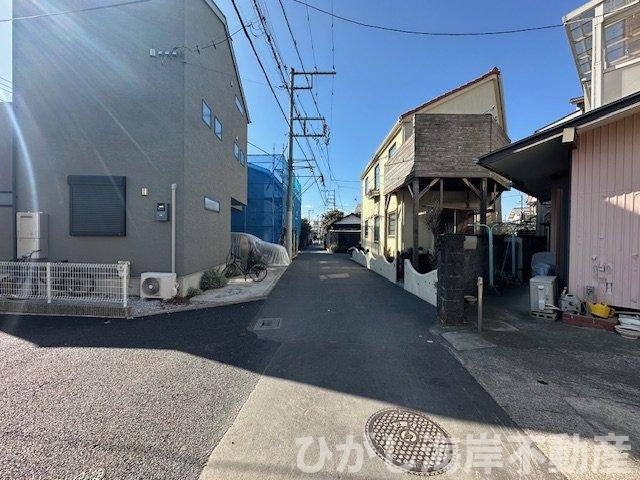 茅ヶ崎市東海岸北2丁目　新築戸建　全３棟の前面道路含む現地写真|1月30日撮影　建築中　現地外観