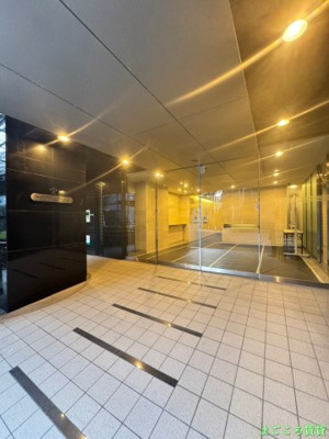 【エントランス】 | ルーセントオーデン難波