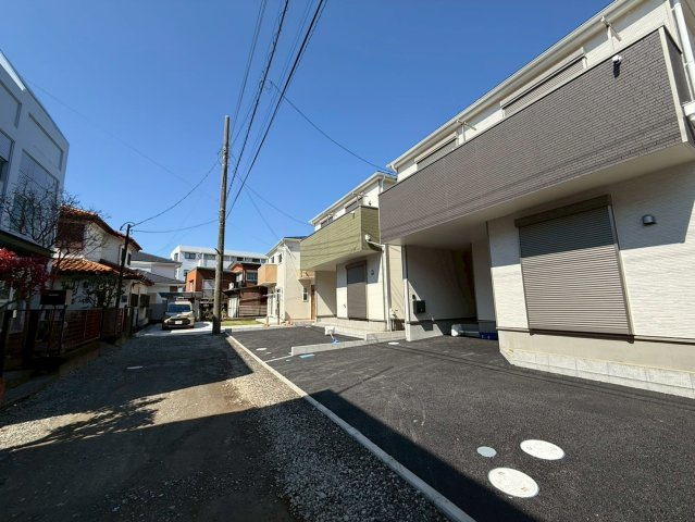 平塚市達上ケ丘新築戸建て　第4-2号棟の前面道路含む現地写真