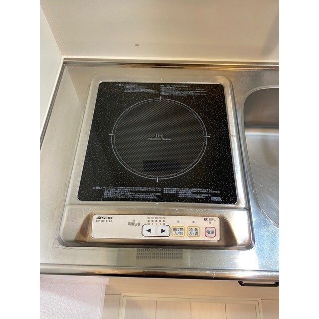 ルポ前原の内装