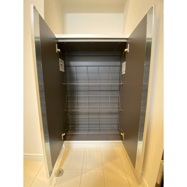 ルポ前原の内装