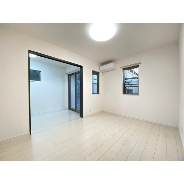 ルポ前原の内装