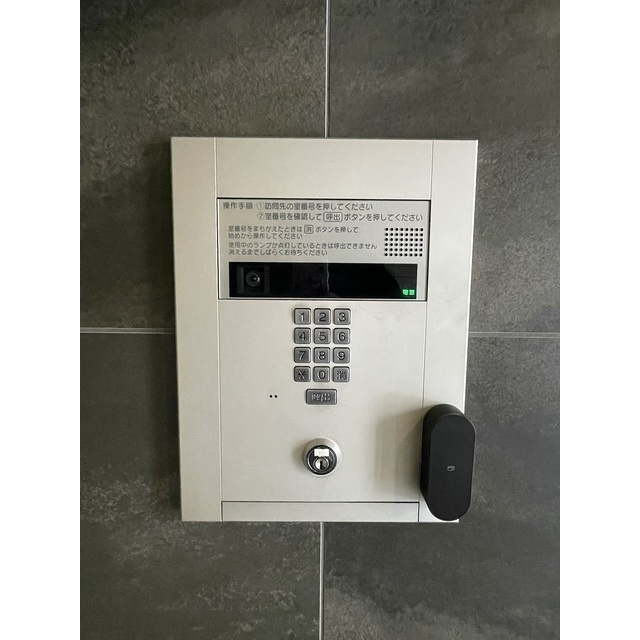 アドバンス難波南ノエルのエントランス