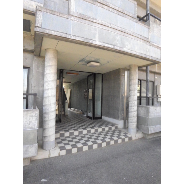 アリージェンス則武のエントランス