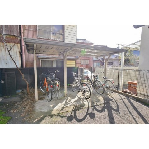 岐阜市加納安良町のアパートのその他|駐輪場