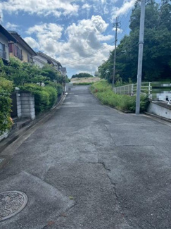 【前面道路含む現地写真】