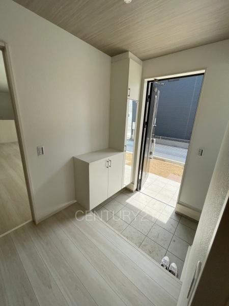 前橋市北代田町1期 1号棟の玄関|シューズボックス付きの玄関です。