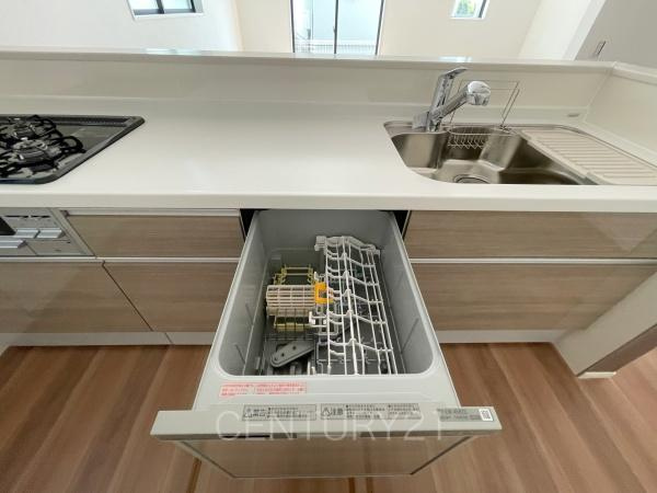 前橋市北代田町1期 3号棟のキッチン|食器洗い乾燥機付きです。