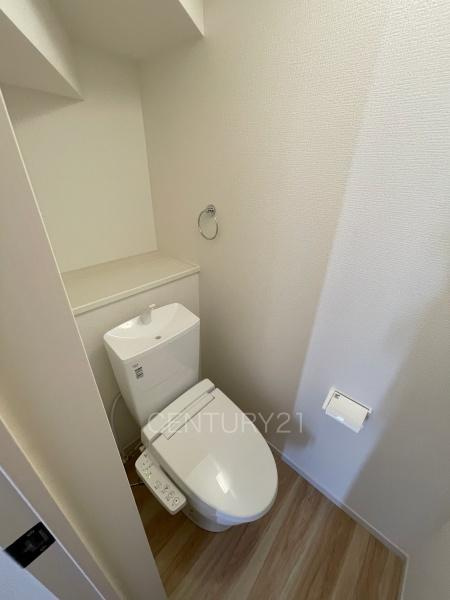 前橋市北代田町2期 2号棟のトイレ|１階トレイです。
温水シャワー洗浄機能付きです。