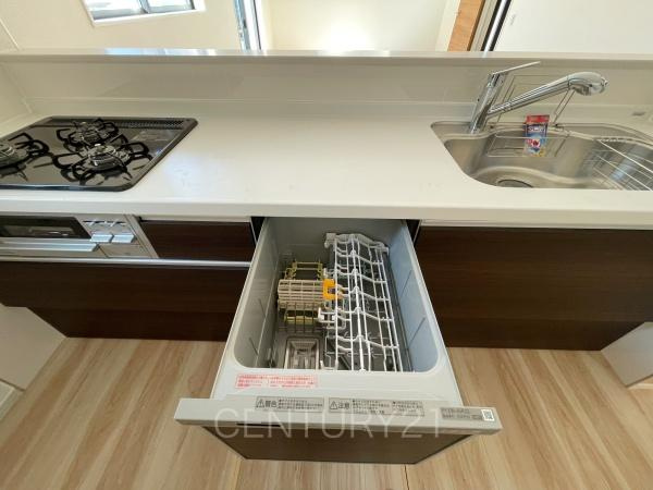 前橋市北代田町2期 2号棟のキッチン|食器洗い乾燥機付きです。