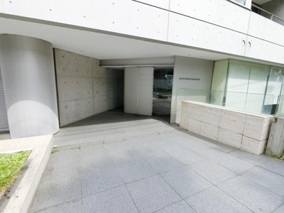 【エントランス】 | クエストコート原宿