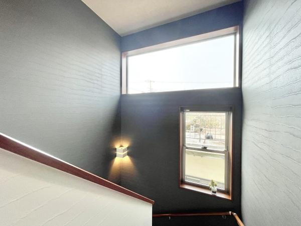 【内装】 | オープンでのびやかな空間を生み出す、こだわりの広がりとゆとり。家族と過ごす時間を大切にしたい方にぴったりの明るくゆとりある住空間です。