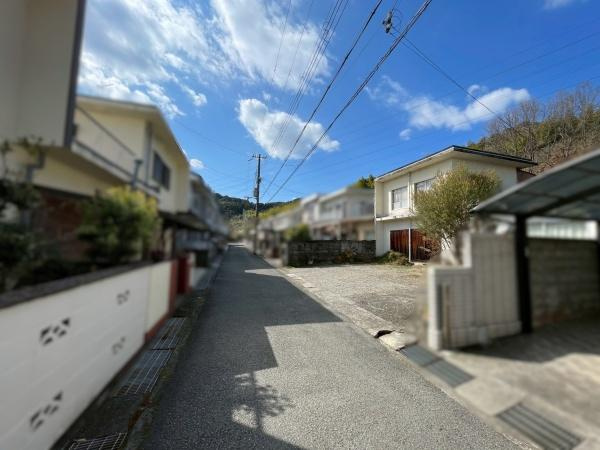 和歌山市冬野　中古戸建の前面道路含む現地写真
