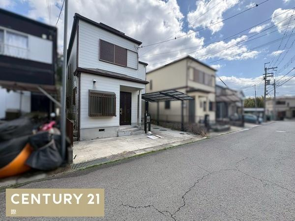 紀の川市藤井　中古戸建の前面道路含む現地写真