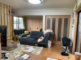 出雲市下古志町　中古戸建の居間・リビング