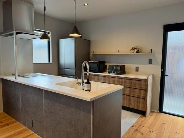 出雲市湖陵町板津　中古戸建のキッチン