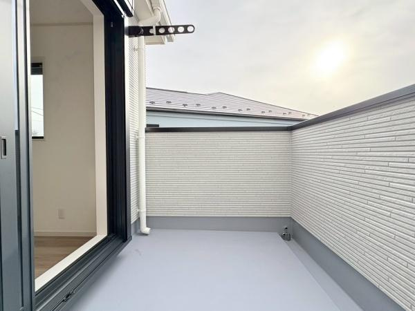 横浜市旭区二俣川２丁目の新築一戸建のバルコニー|眺望がよく、陽当たり良好のバルコニー。
