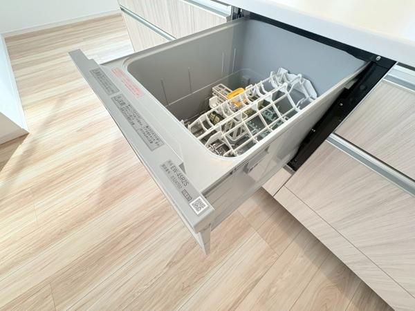 横浜市旭区二俣川２丁目の新築一戸建のキッチン|食洗器付きなので忙しい時にも便利ですね！