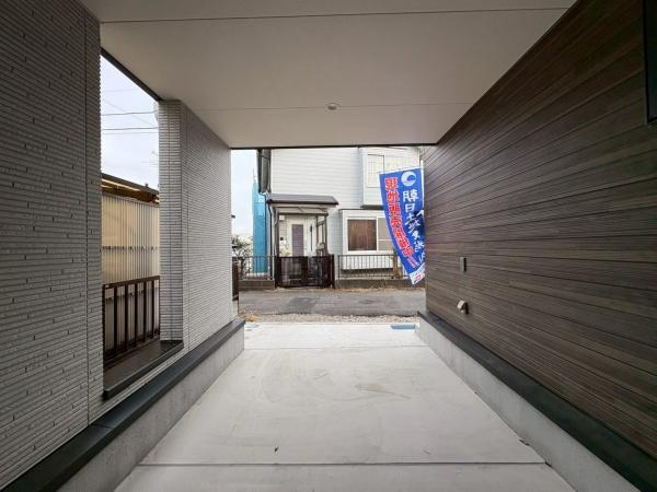 横浜市旭区二俣川２丁目の新築一戸建の駐車場|車庫スペースです。お車を駐車しても
自転車も止められそうですね。