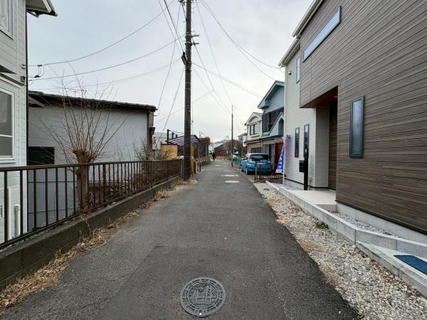 横浜市旭区二俣川２丁目の新築一戸建の前面道路含む現地写真|車の通りも少なく広々した前面道路です！