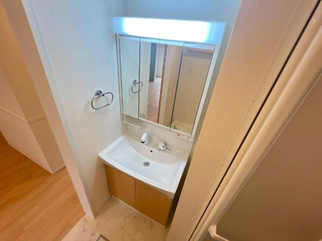 富山市中島新築アパートの洗面所|洗面（イメージ）