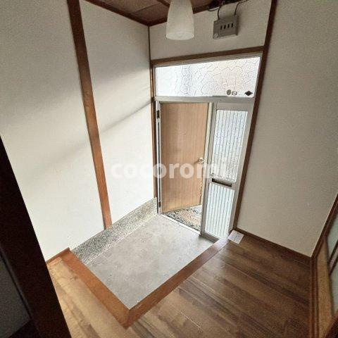 西牧野３丁目　戸建の玄関