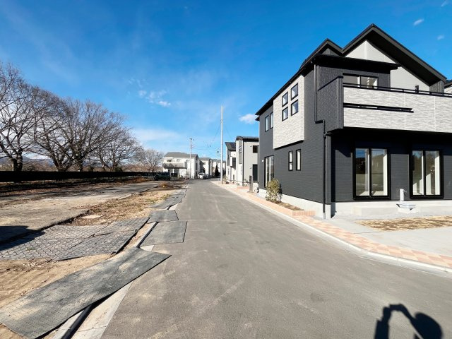 祝　成約済み　八王子市　楢原町　新築戸建ての前面道路含む現地写真|～仲介手数料無料☆八王子ひなた不動産～八王子市楢原町　新築戸建て