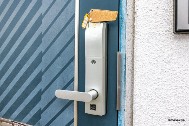 中御所グランバレーＡのエントランス