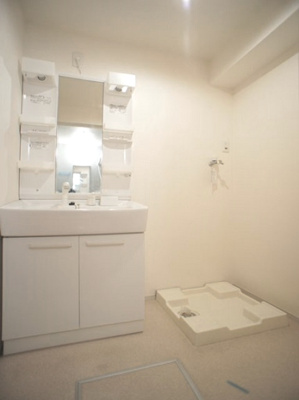 【洗面所】 | アスカＥ | 洗髪洗面化粧台と洗濯機置き場があります♪