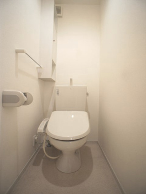 【トイレ】 | アスカＥ | 温水洗浄暖房便座機能付きです♪