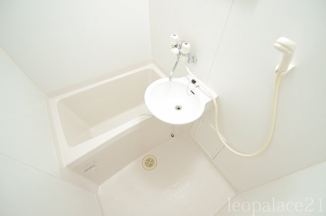 レオパレスアドミラブールの浴室|同タイプモデル写真です