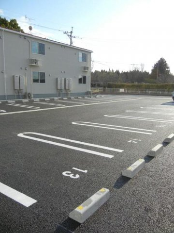 フロロース　Ａの駐車場