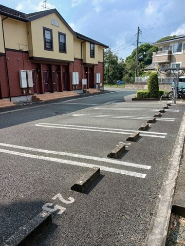 ラッフィナート　セレノの駐車場