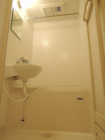 レオパレスワイワイの浴室